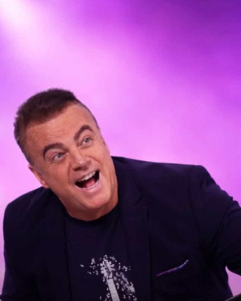 Adrian Enache pe scenă